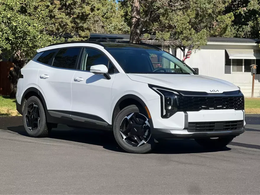 2026 Kia Sportage EX photo 1
