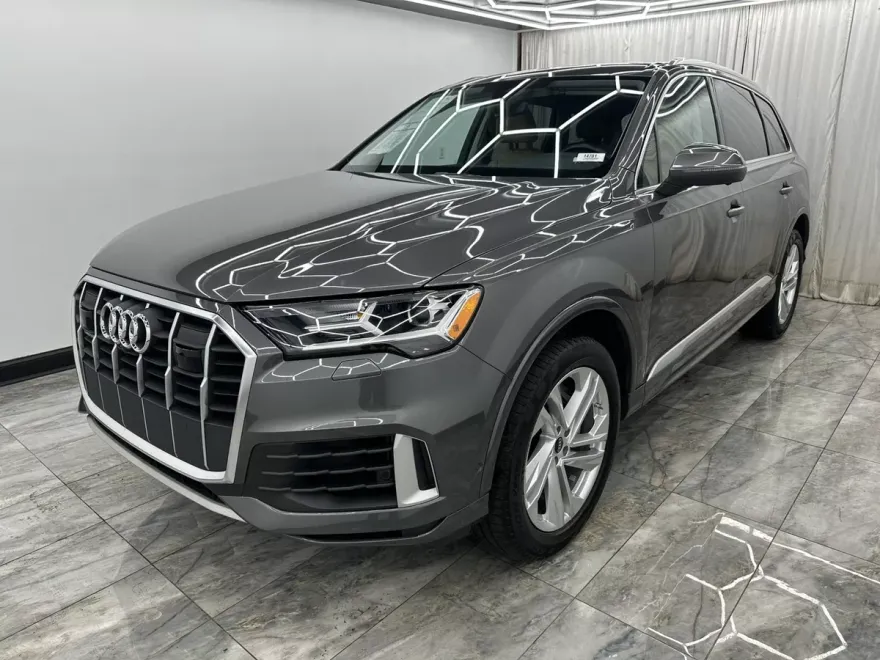 2023 Audi Q7 Premium Plus photo 1