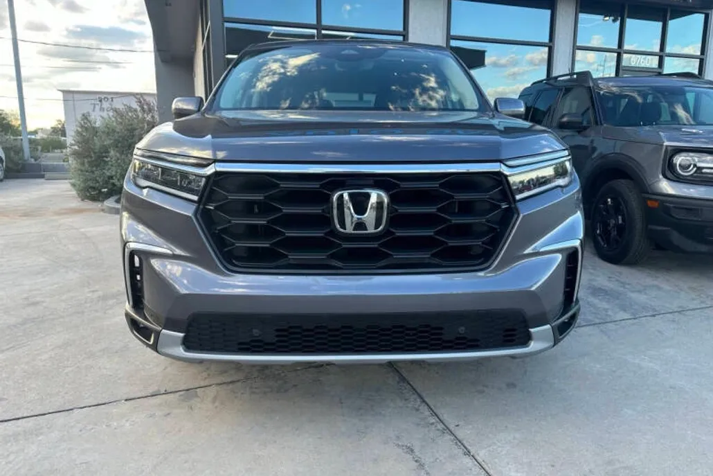 2024 Honda Pilot EX-L photo 1