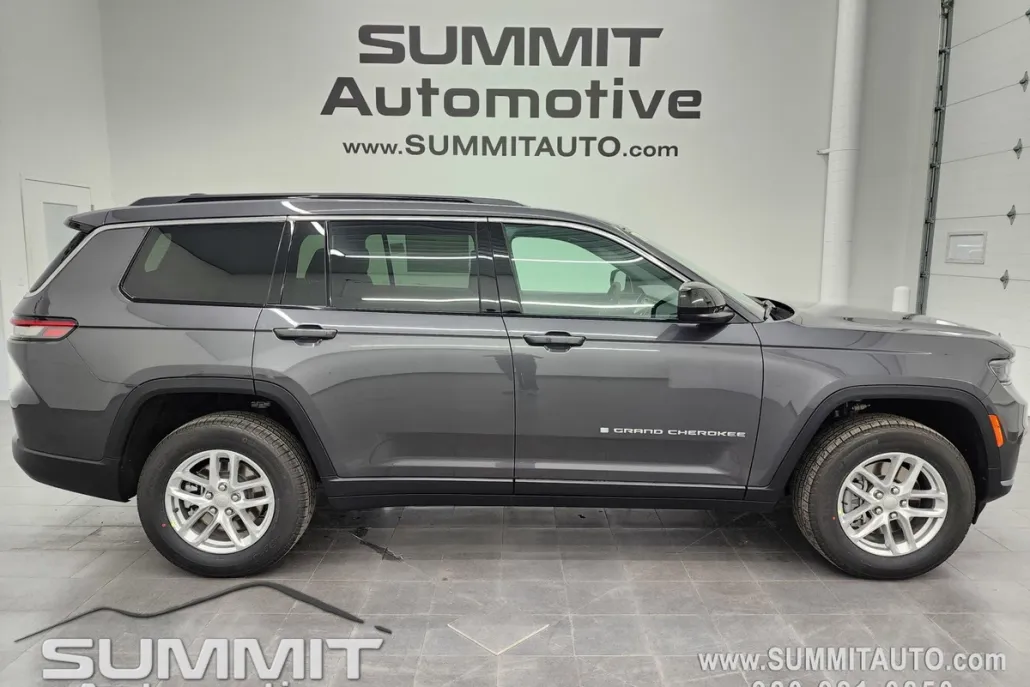 2025 Jeep Grand Cherokee Laredo X photo 1