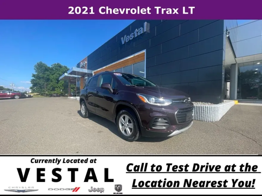 2021 Chevrolet Trax LT photo 1