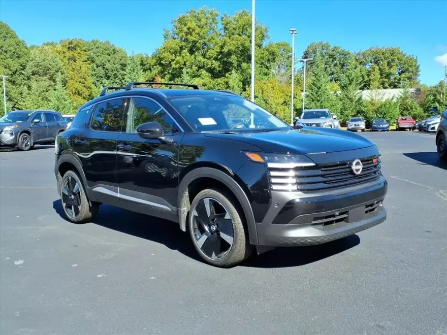 2026 Nissan Kicks SR photo 1
