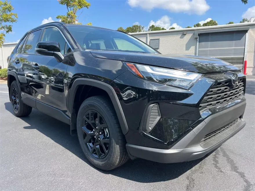 2025 Toyota RAV4 Hybrid XLE photo 1