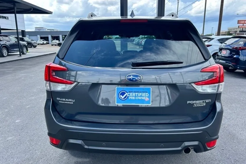 2022 Subaru Forester Limited photo 1