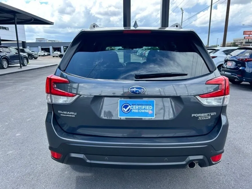 2022 Subaru Forester Limited photo 1