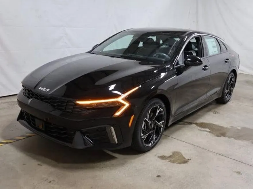 2026 Kia K5 GT-Line photo 1