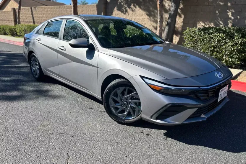 2024 Hyundai Elantra SEL photo 1