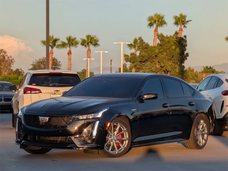 2024 Cadillac CT5 V photo 1