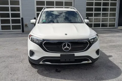 2023 Mercedes Benz EQB 300 4MATIC photo 2