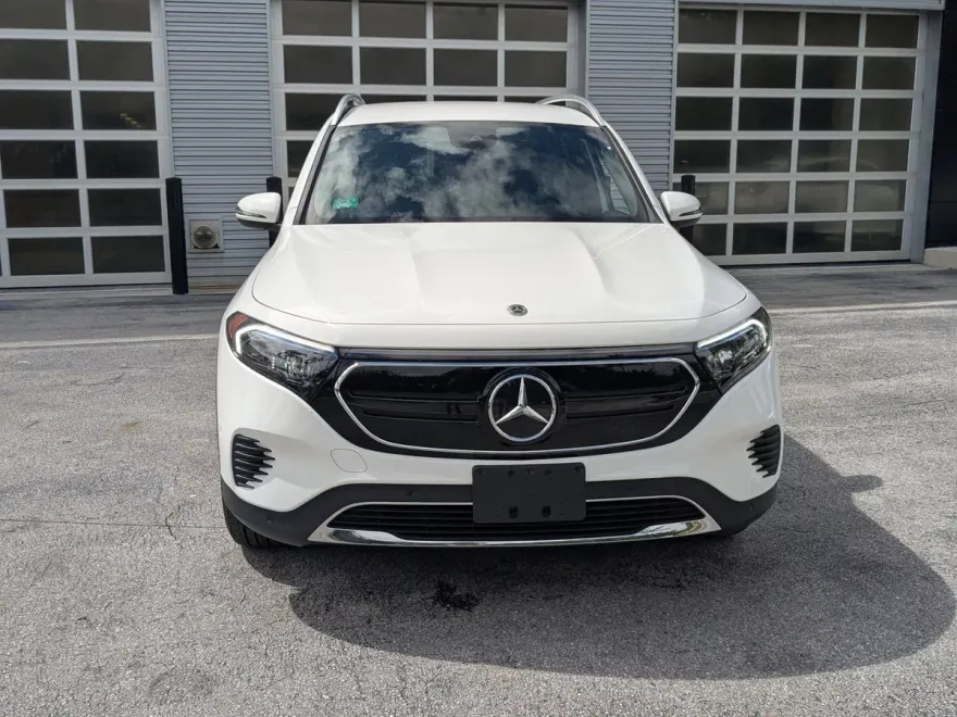 2023 Mercedes Benz EQB 300 4MATIC photo 2