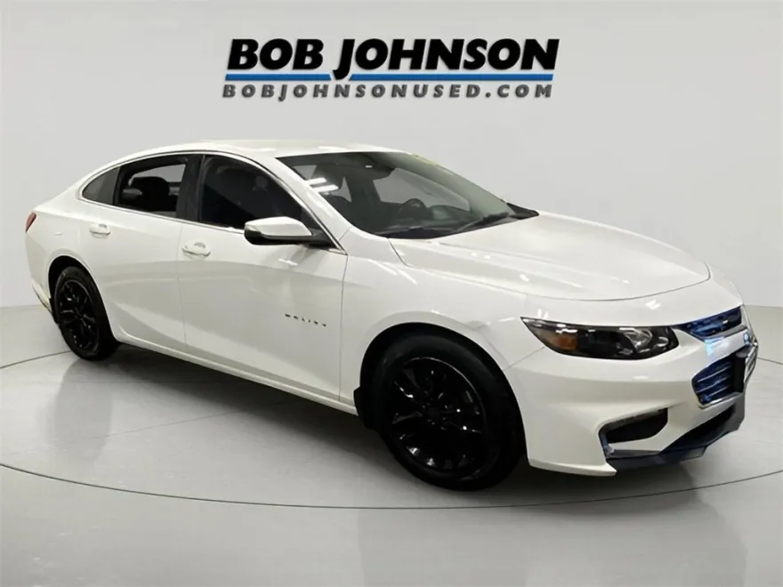 2016 Chevrolet Malibu 1LT photo 1