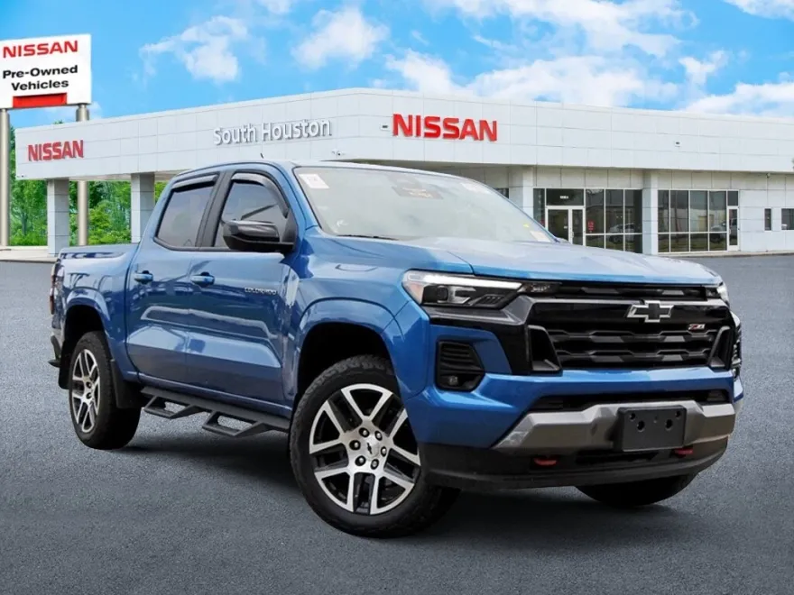 2023 Chevrolet Colorado Z71 photo 1