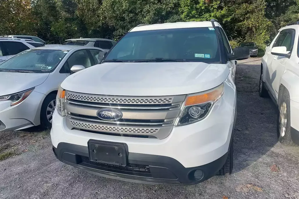 2015 Ford Explorer Base photo 1