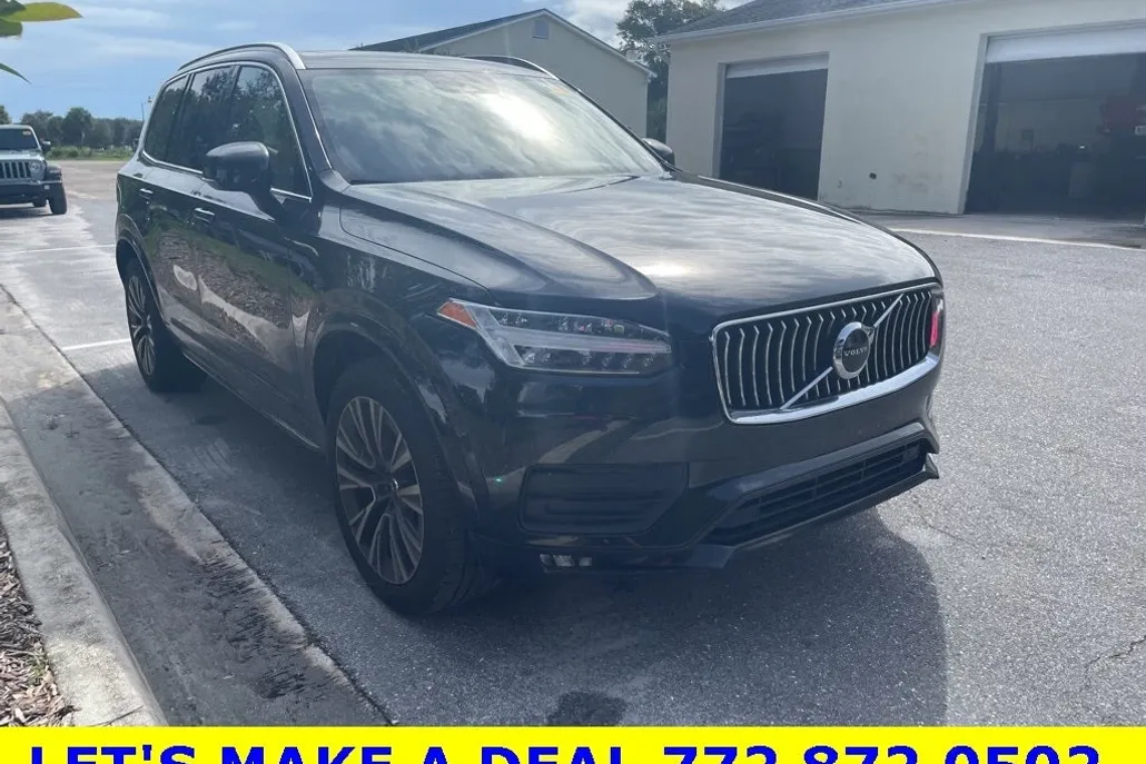 2022 Volvo XC90 T6 Momentum photo 1