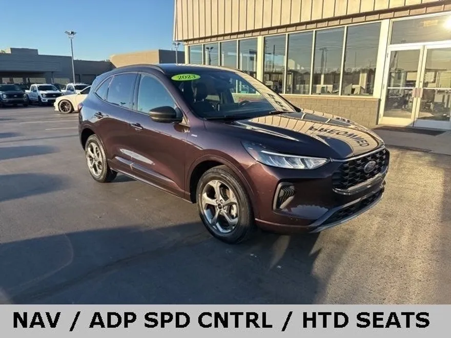 2023 Ford Escape ST-Line photo 1