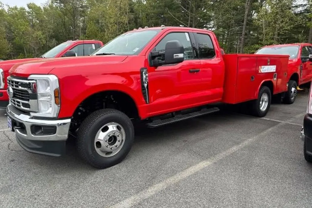 2024 Ford F-350 photo 1