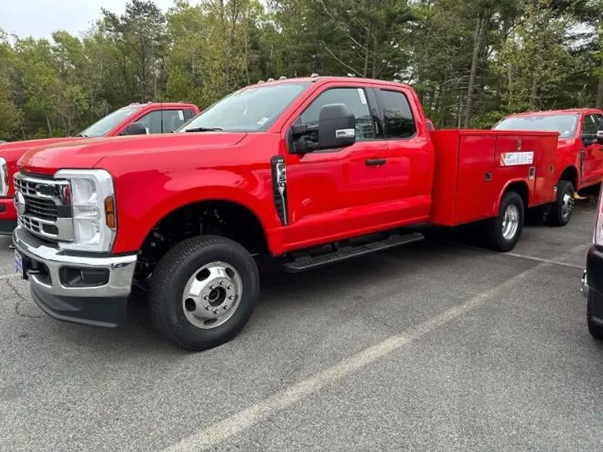 2024 Ford F-350 photo 1