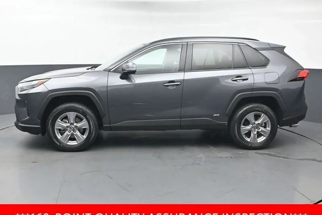 2023 Toyota RAV4 Hybrid XLE photo 1