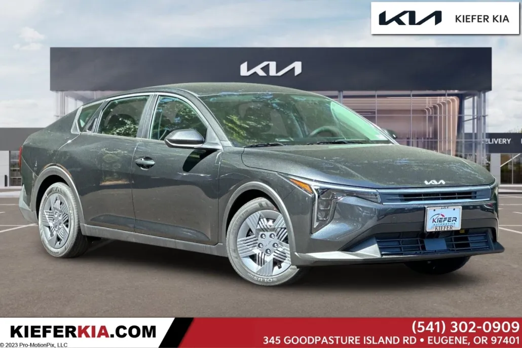2025 Kia K4 LXS photo 1