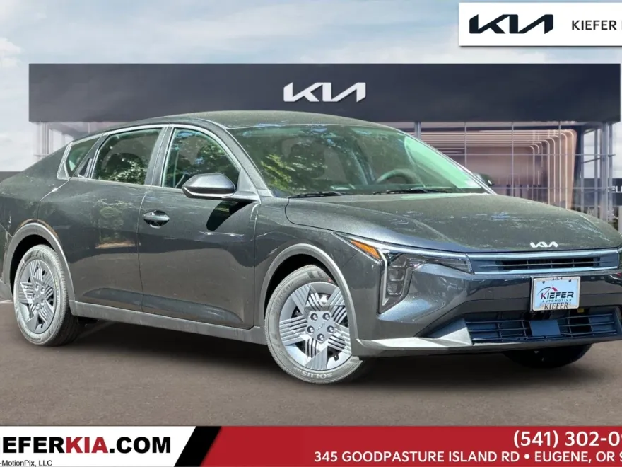 2025 Kia K4 LXS photo 1