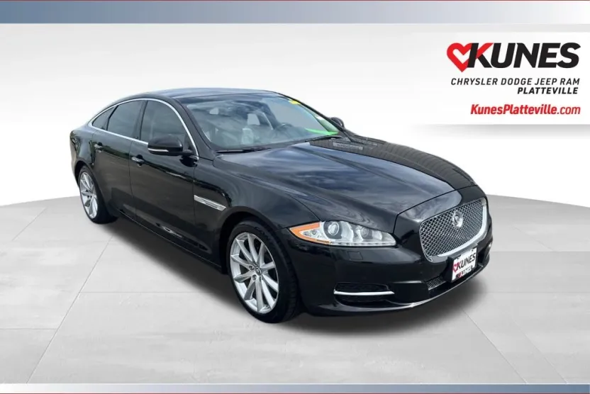 2013 Jaguar XJ Base photo 1