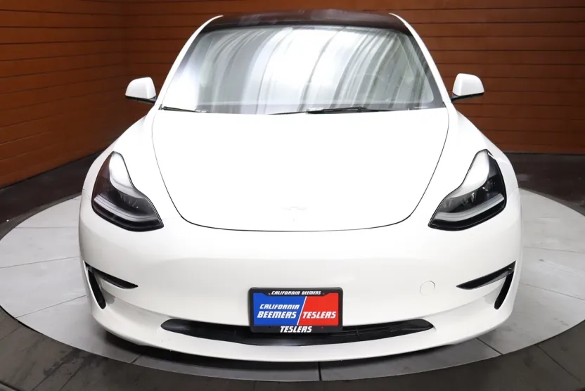 2023 Tesla Model 3 photo 1