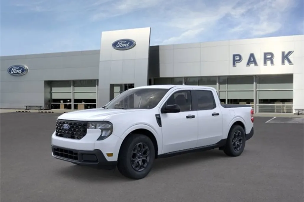 2025 Ford Maverick XLT photo 1
