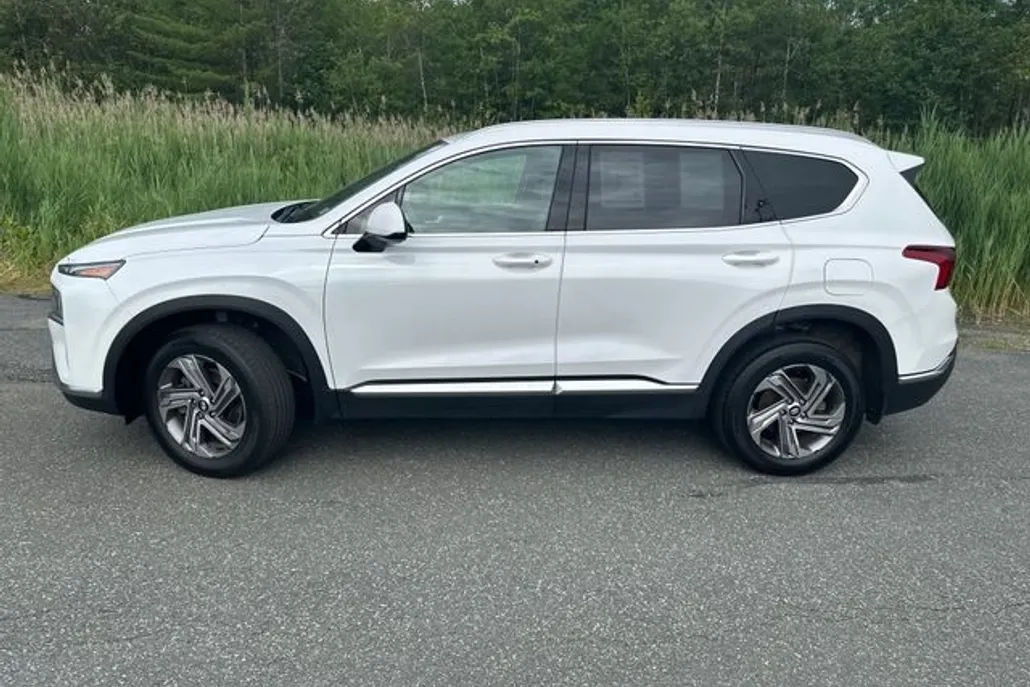 2022 Hyundai Santa Fe SEL photo 1