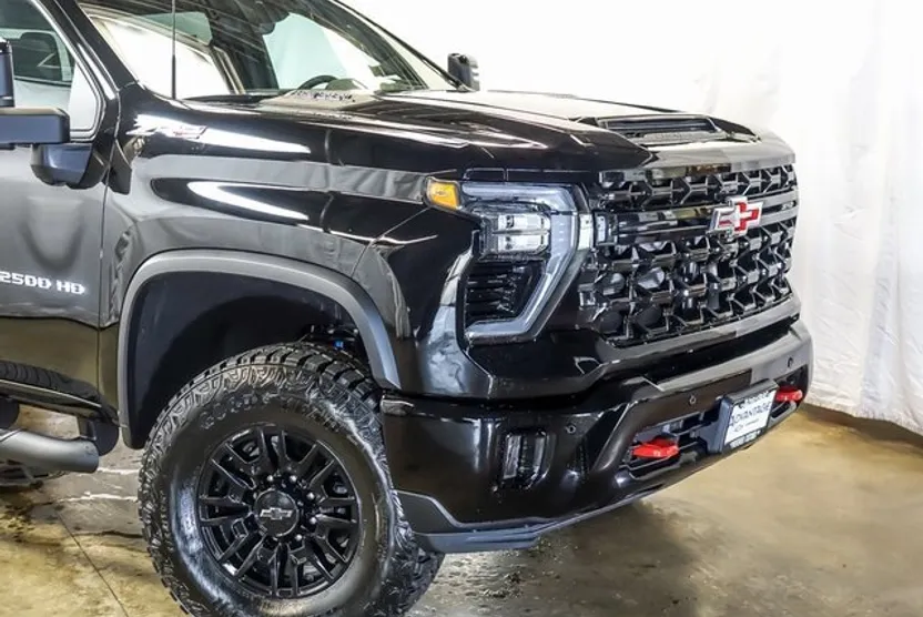 2026 Chevrolet Silverado 2500HD ZR2 photo 1