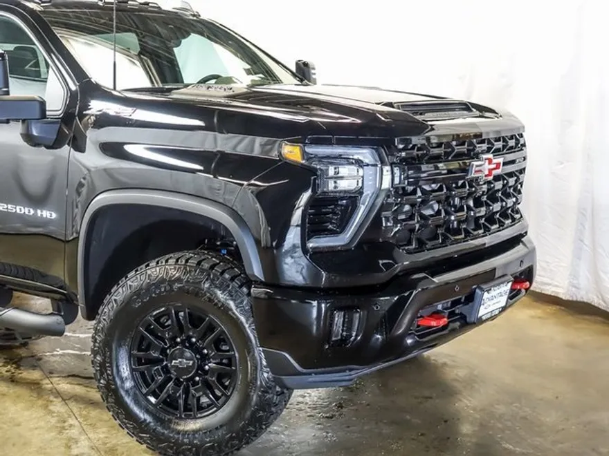 2026 Chevrolet Silverado 2500HD ZR2 photo 1
