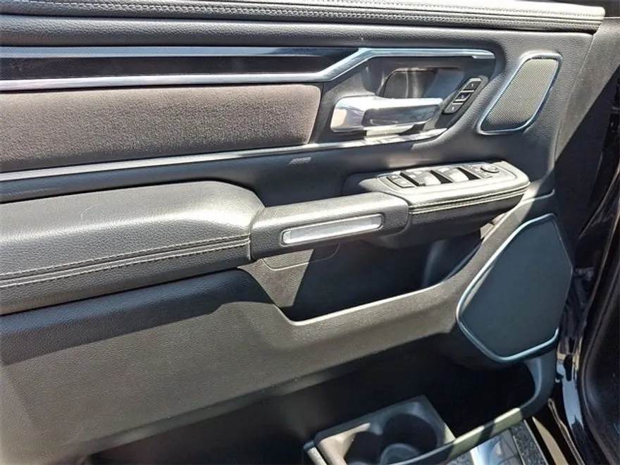 2022 Ram 1500 Laramie photo 1