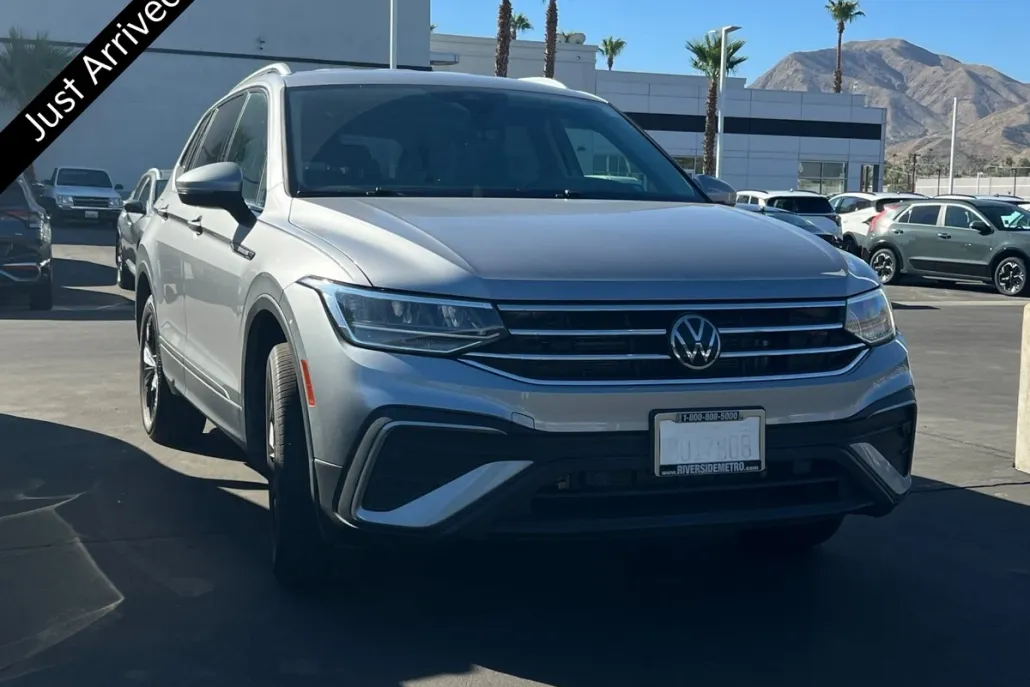 2022 Volkswagen Tiguan SE photo 1