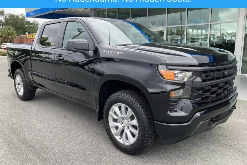 2025 Chevrolet Silverado 1500 Custom photo 1