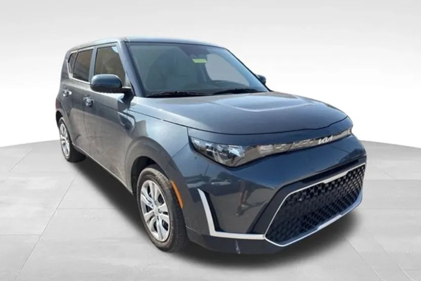 2024 Kia Soul LX photo 1