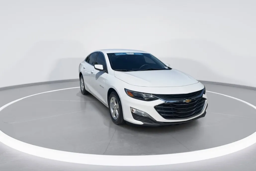2024 Chevrolet Malibu LS photo 1