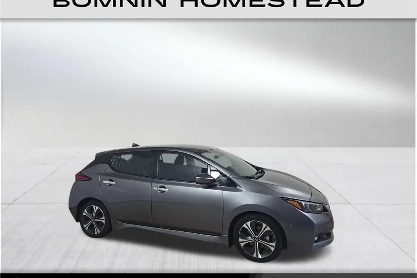 2022 Nissan Leaf SV photo 1