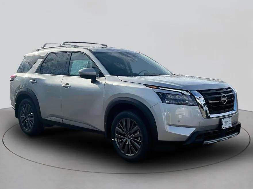 2025 Nissan Pathfinder SL photo 1