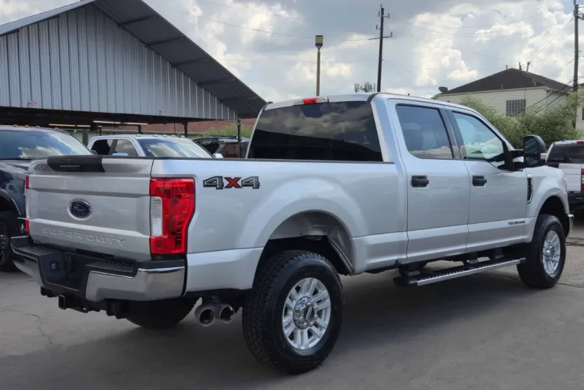 2019 Ford F-250 XLT photo 1