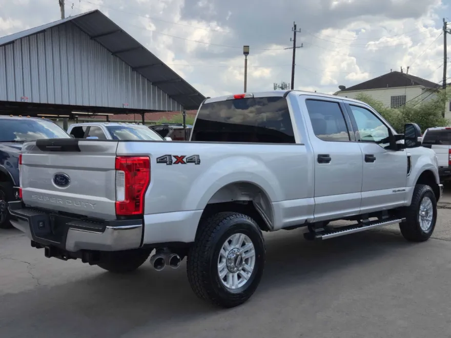 2019 Ford F-250 XLT photo 1