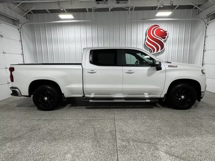 2020 Chevrolet Silverado 1500 LT photo 1