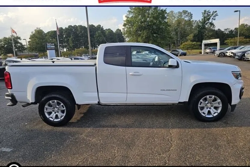 2022 Chevrolet Colorado LT photo 1