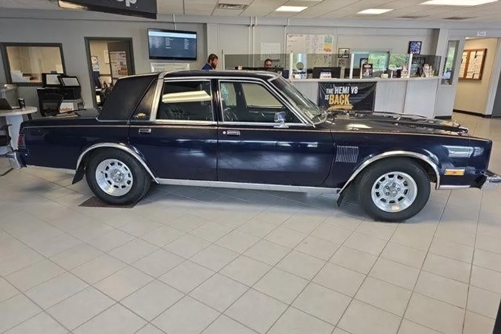 1982 Chrysler New Yorker photo 1