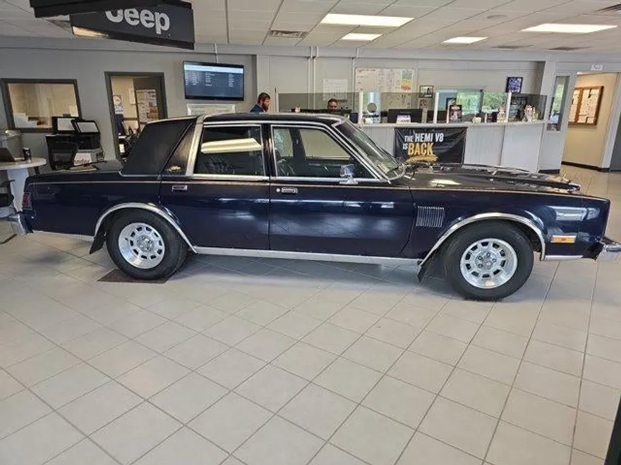 1982 Chrysler New Yorker photo 1