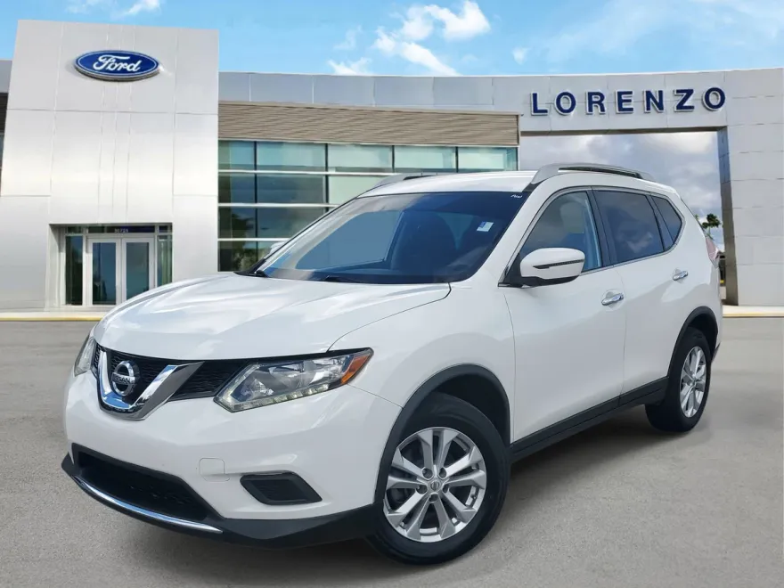2016 Nissan Rogue SV photo 1