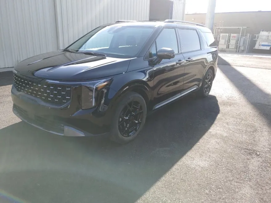 2025 Kia Carnival SX photo 1