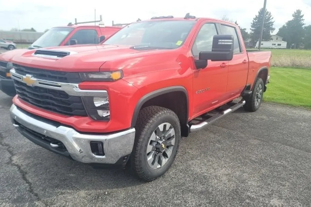 2025 Chevrolet Silverado 2500HD LT photo 1