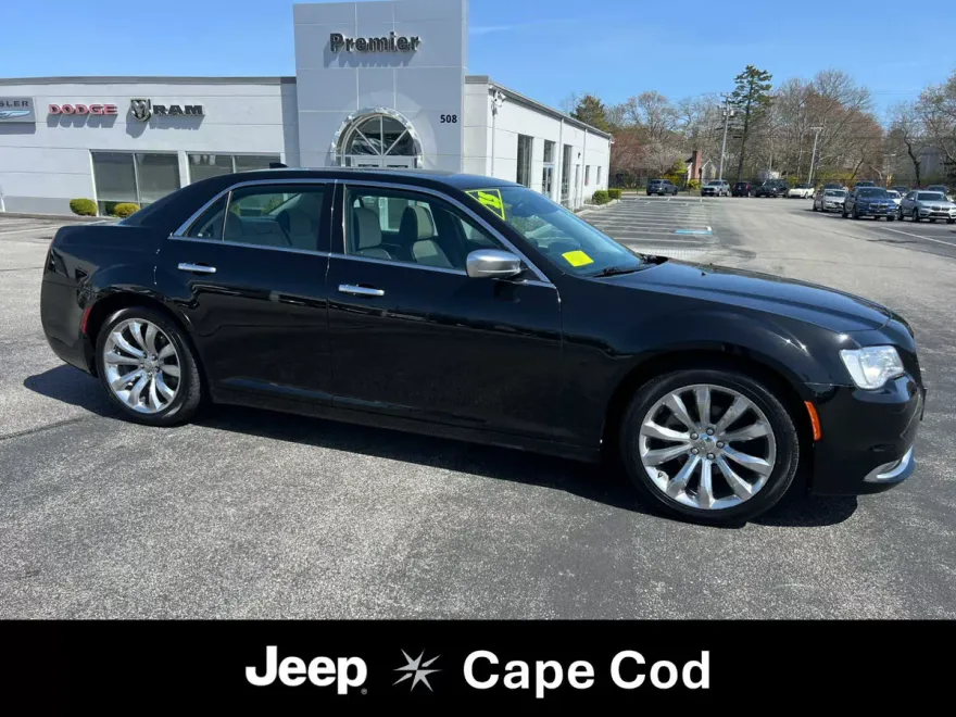 2015 Chrysler 300 C Platinum photo 1