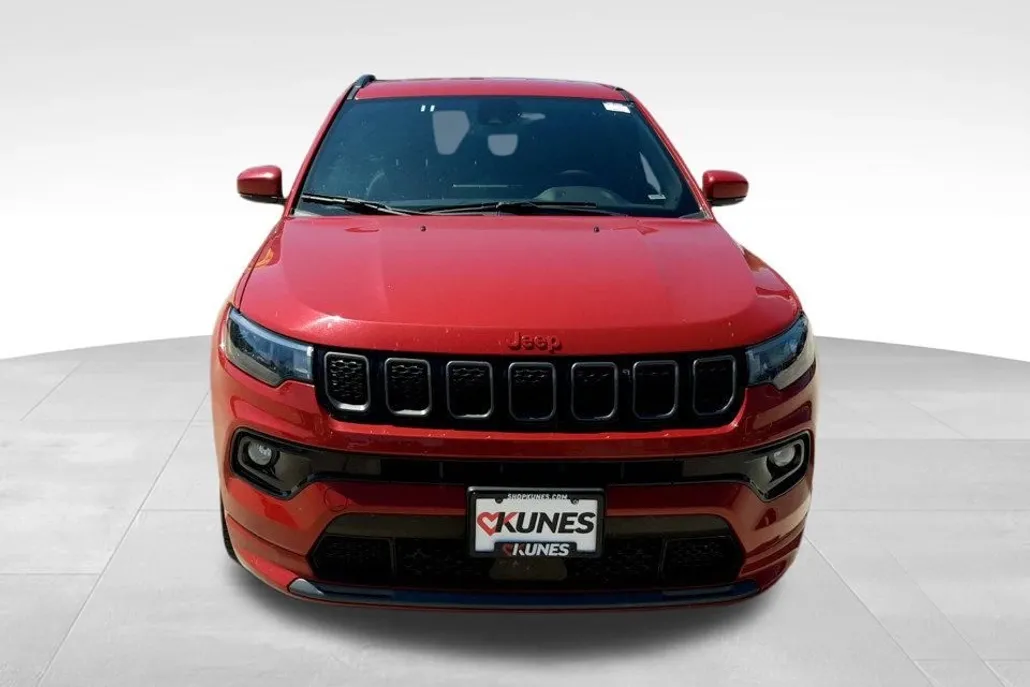 2023 Jeep Compass Limited photo 1