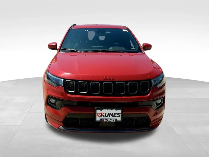 2023 Jeep Compass Limited photo 1