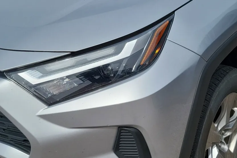 2024 Toyota RAV4 Hybrid XLE photo 1